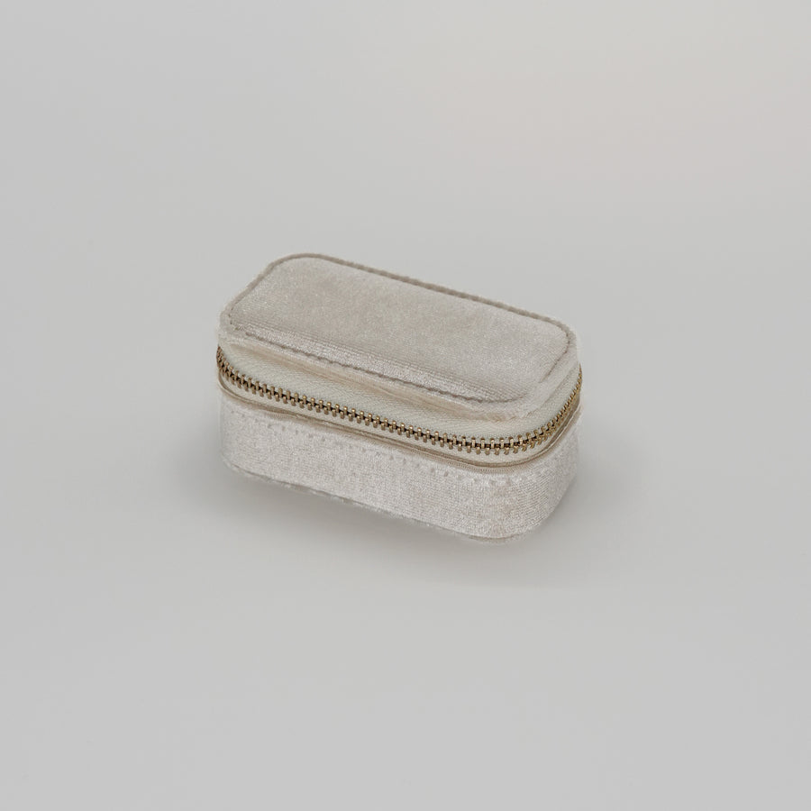 Petite resesmyckeskrin