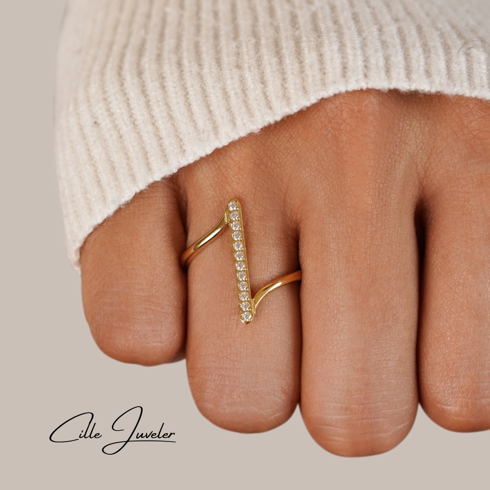 Mila Twisted Ring